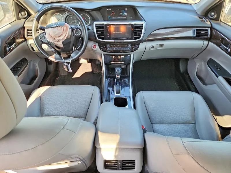 1HGCR2F88HA049711 — 2017 HONDA ACCORD photo 8