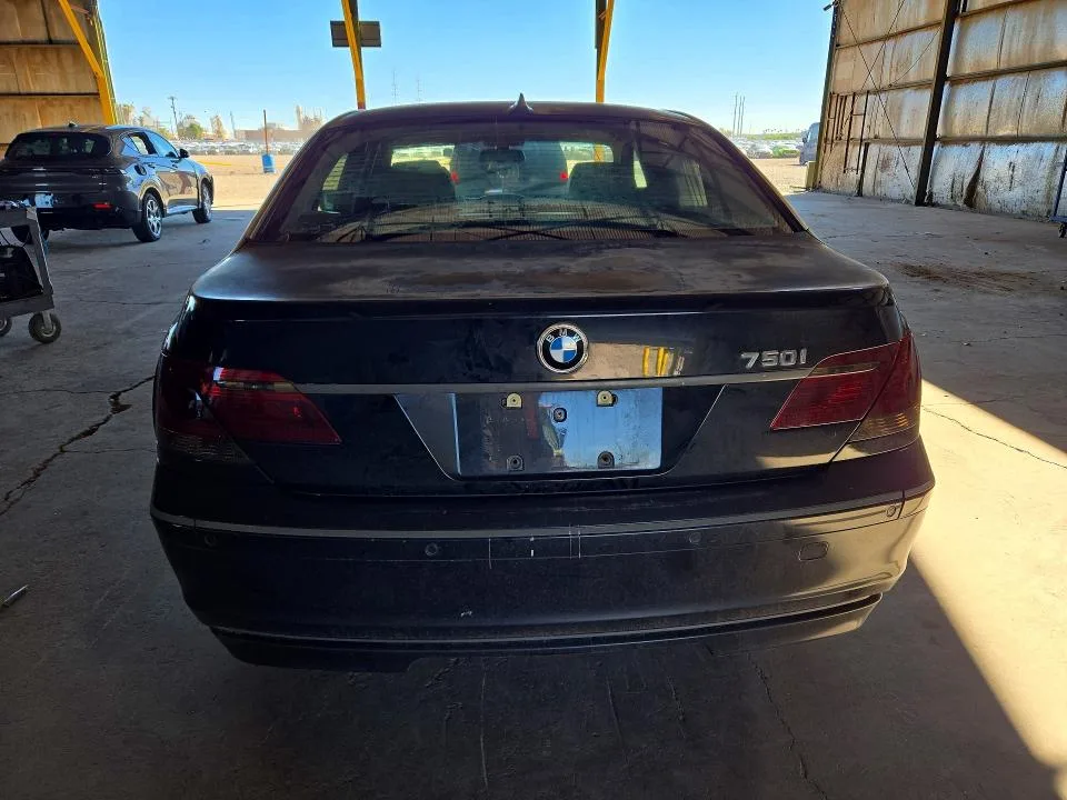 WBAHN835X7DT73279 — 2007 BMW 750 photo 6
