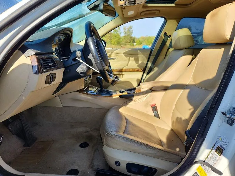 WBAVC93578K041750 — 2008 BMW 328 photo 7