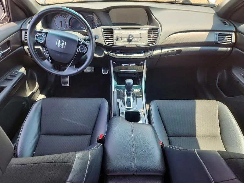 1HGCR2F5XHA158628 — 2017 HONDA ACCORD photo 8