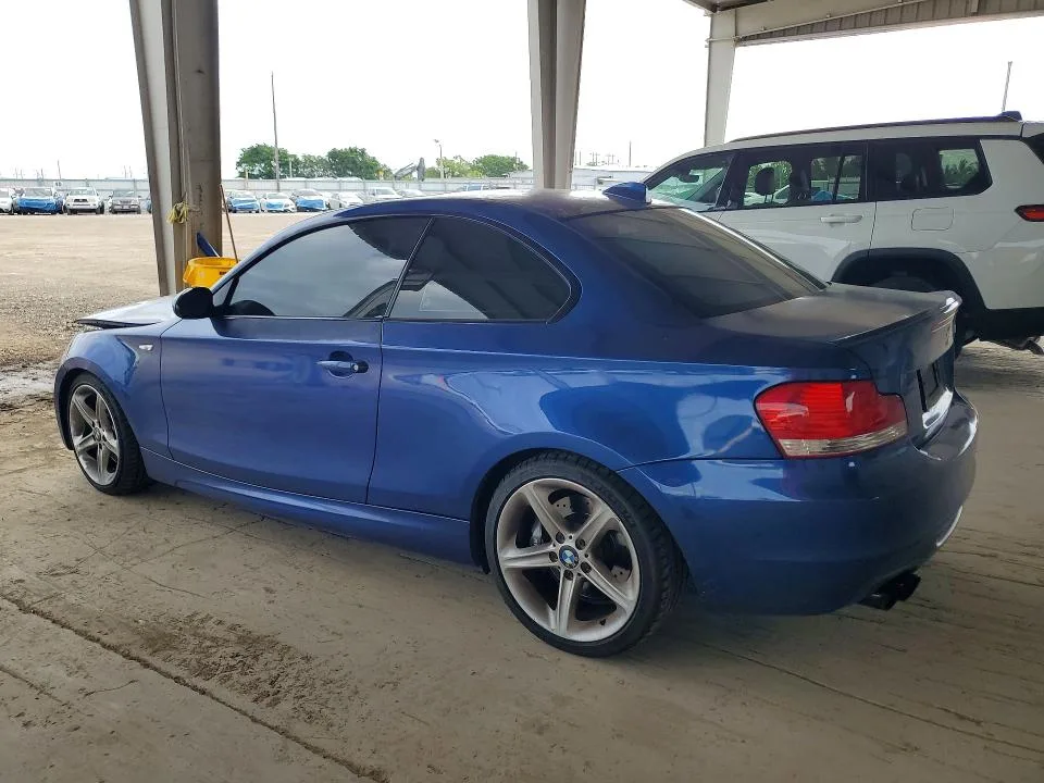 WBAUC735X9VK80466 — 2009 BMW 135 photo 2