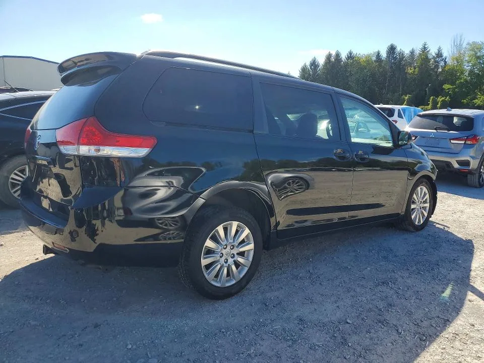 5TDJK3DC9DS050919 — 2013 TOYOTA SIENNA photo 3