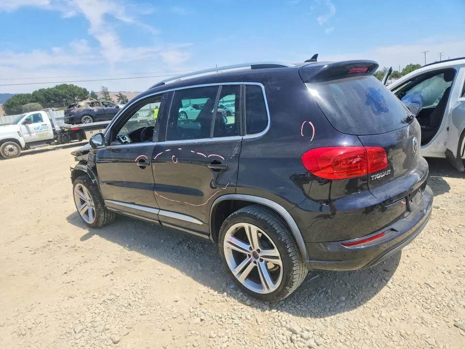 WVGAV7AX7GW026320 — 2016 VOLKSWAGEN TIGUAN photo 2