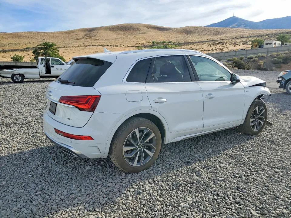 WA1EAAFY5P2001000 — 2023 AUDI Q5 photo 3