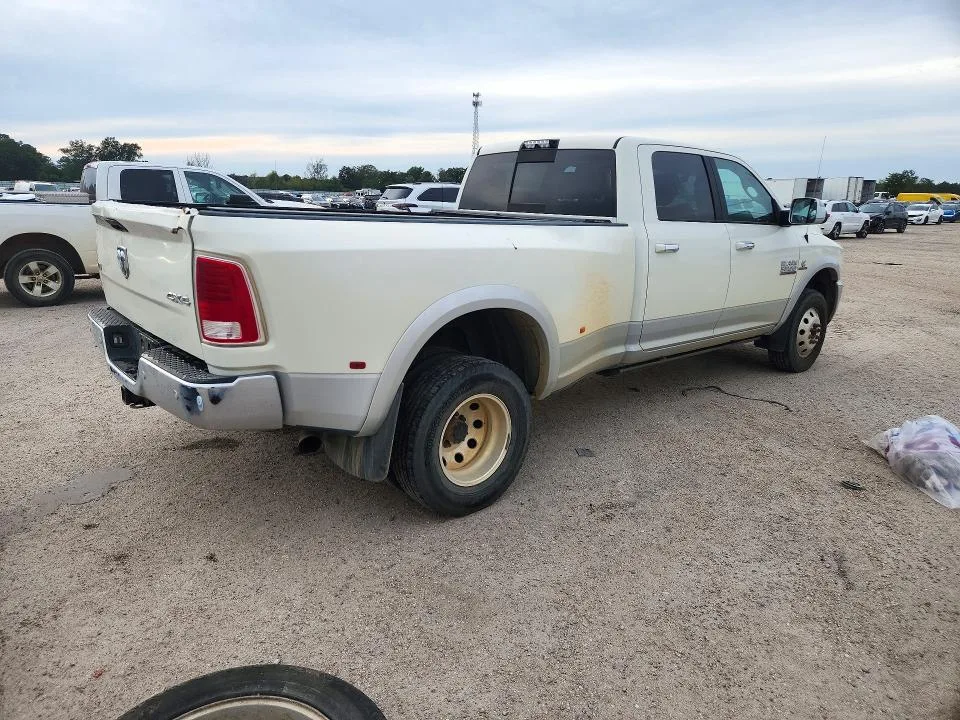 3C63RRJLXJG200517 — 2018 RAM 3500 photo 3