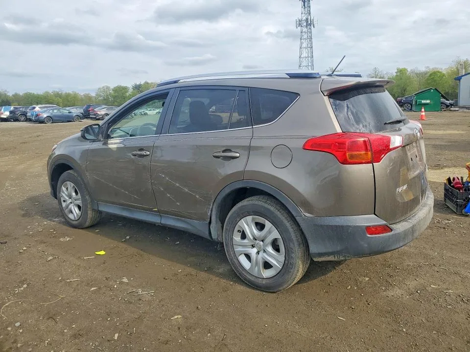 JTMBFREV8FD116323 — 2015 TOYOTA RAV4 photo 2