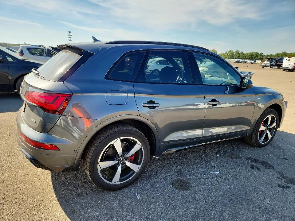 WA1FAAFY8R2038999 — 2024 AUDI Q5 photo 3