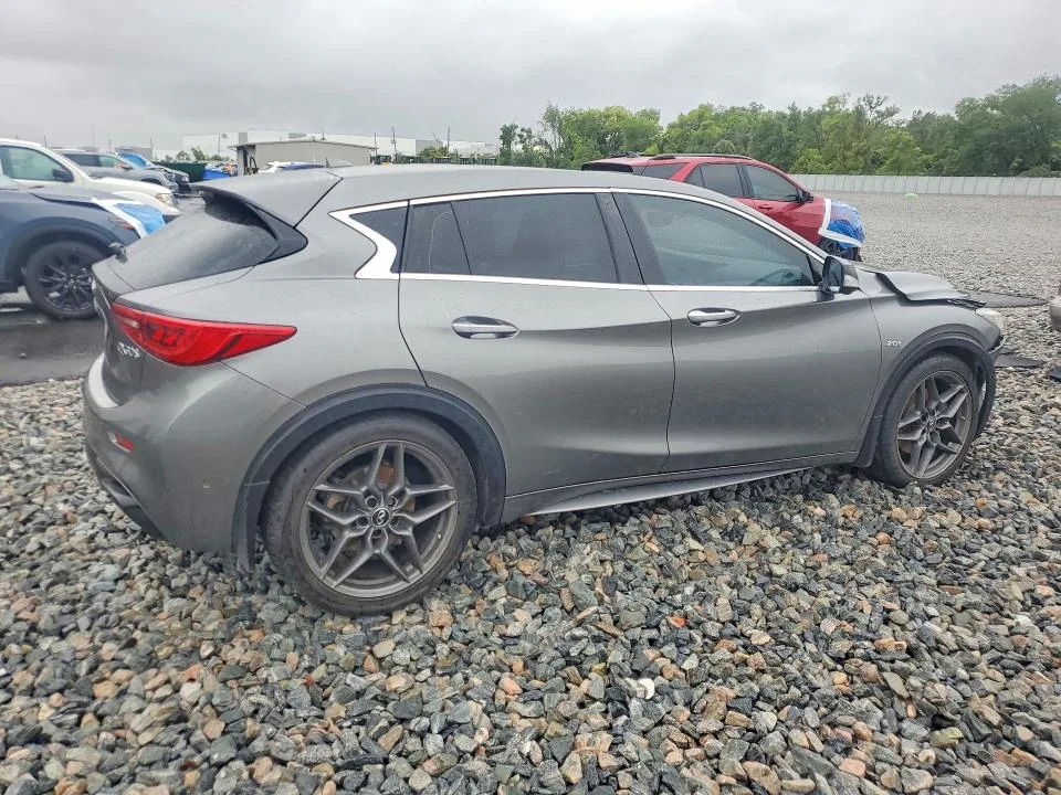 SJKCH5CP3JA050802 — 2018 INFINITI QX30 photo 3