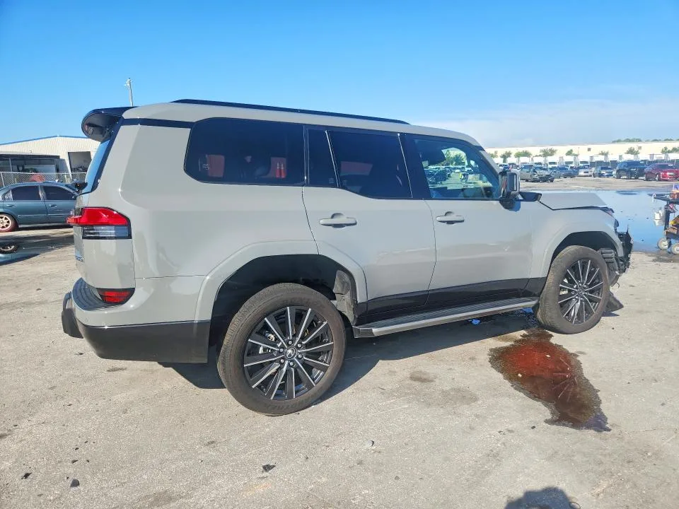JTJVBCDXXS5055941 — 2025 LEXUS GX 550 photo 3