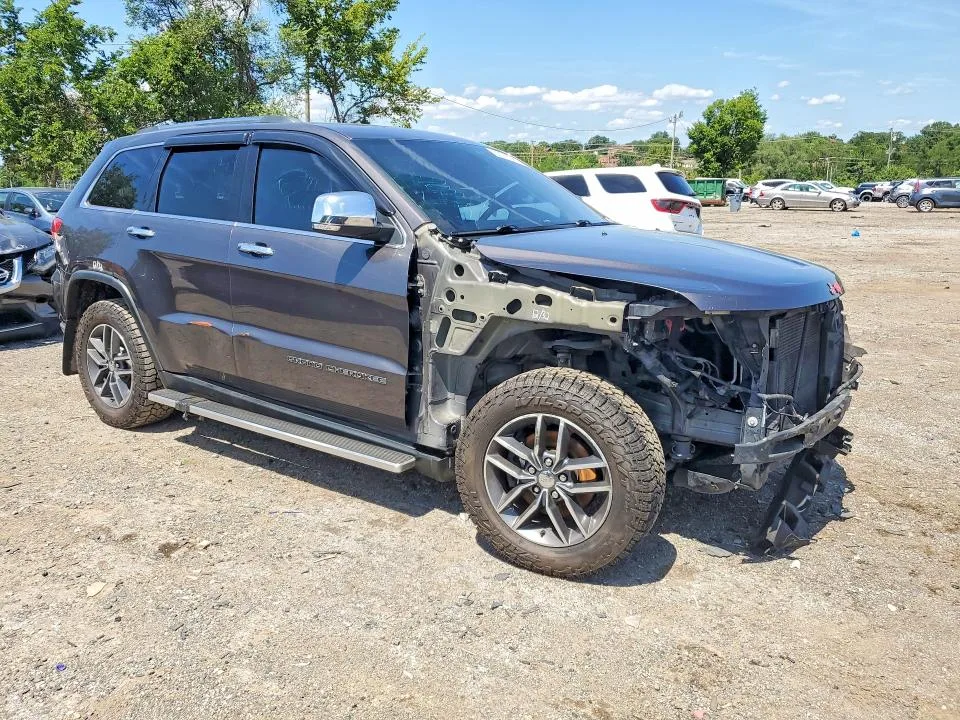 1C4RJFBG3HC776781 — 2017 JEEP GRAND CHEROKEE photo 4