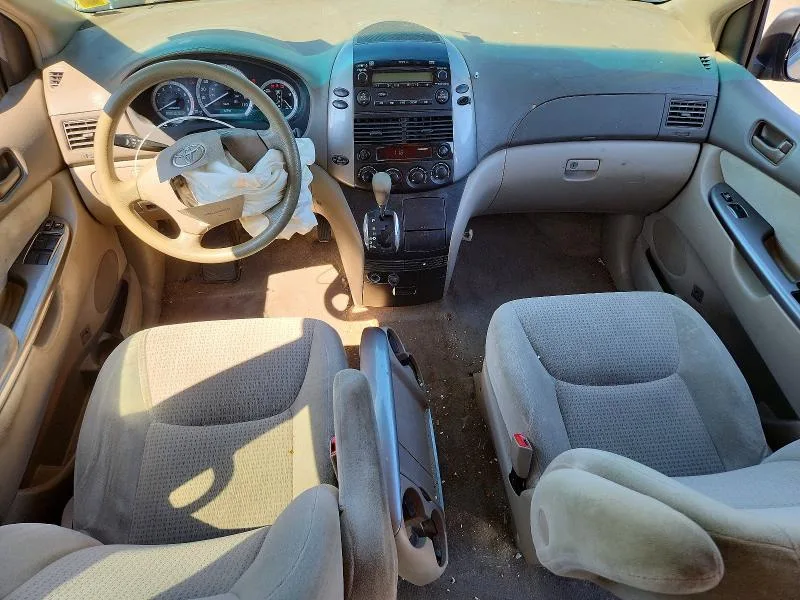 5TDZK23C97S065942 — 2007 TOYOTA SIENNA photo 8