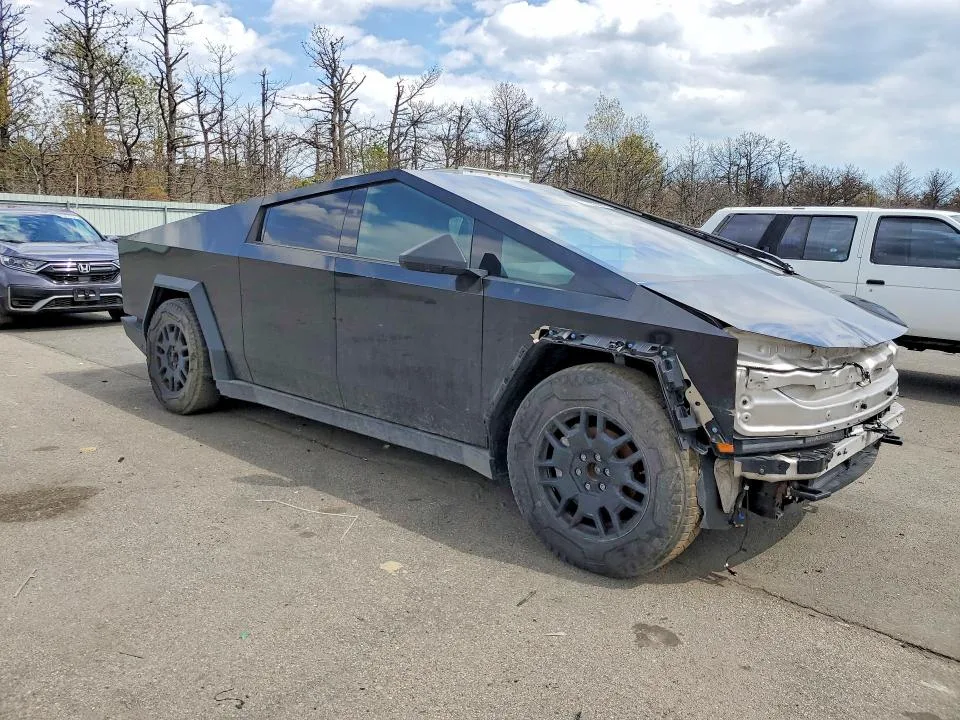 7G2CEHED0RA024235 — 2024 TESLA CYBERTRUCK photo 4