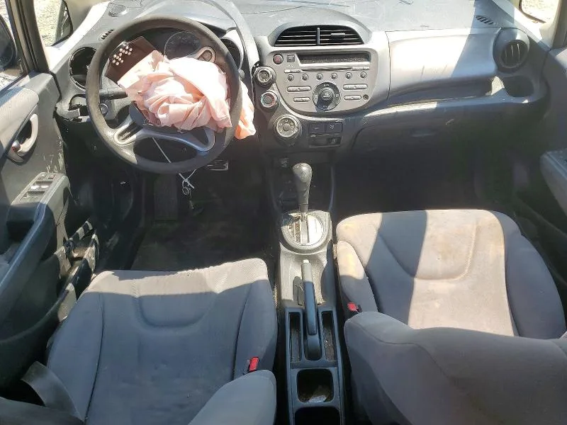 JHMGE8H31DC030172 — 2013 HONDA FIT photo 8