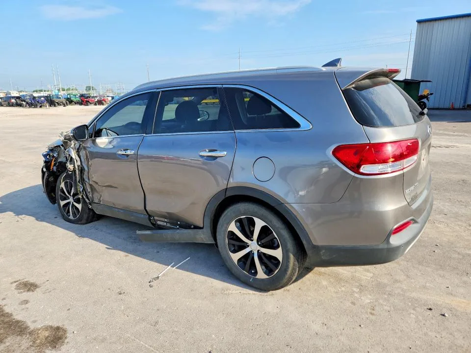 5XYPH4A15JG408785 — 2018 KIA SORENTO photo 2