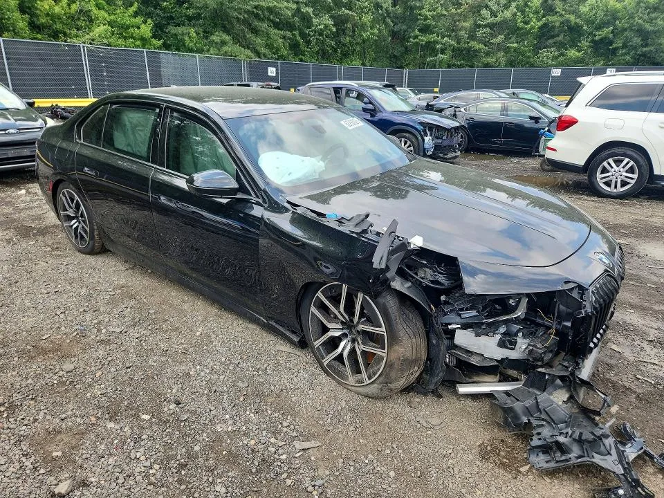 WBA33EJ0XTCX40526 — 2026 BMW 760 photo 4