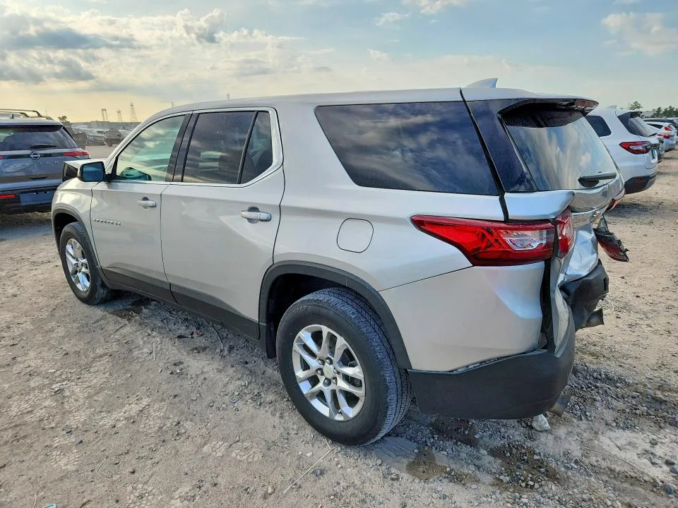 1GNERFKW8JJ170111 — 2018 CHEVROLET TRAVERSE photo 2