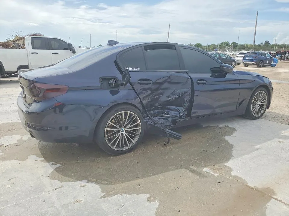 WBAJA5C36HG894817 — 2017 BMW 530 photo 3
