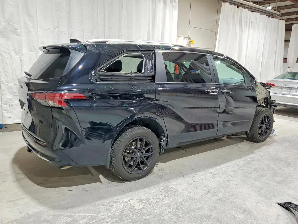 5TDZSKFC4NS067722 — 2022 TOYOTA SIENNA photo 3