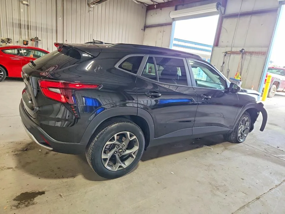 KL77LHE27RC123155 — 2024 CHEVROLET TRAX photo 3