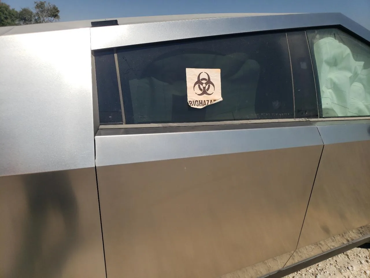 7G2CEHED7RA011806 — 2024 TESLA Cybertruck photo 6