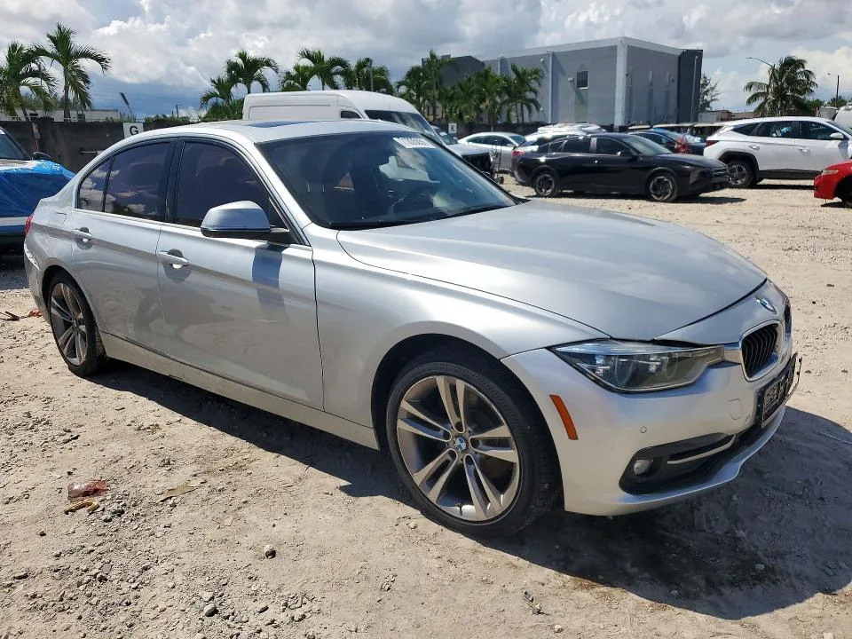 WBA8B9G35HNU53883 — 2017 BMW 330 photo 4