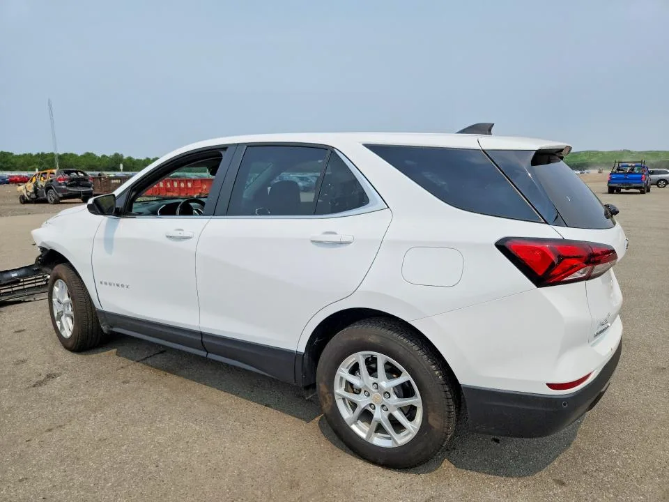 3GNAXUEV8NL273393 — 2022 CHEVROLET EQUINOX photo 2