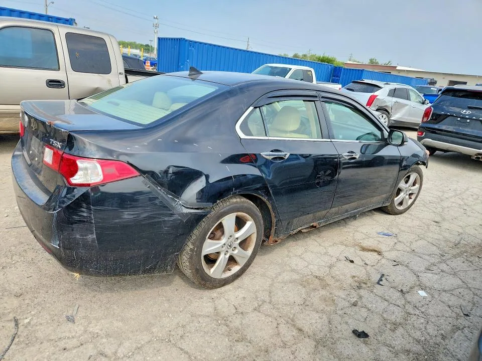 JH4CU2F68AC023100 — 2010 ACURA TSX photo 3