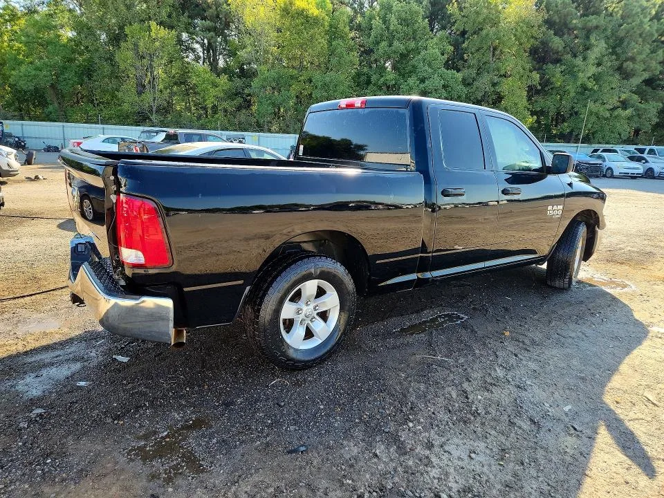 1C6RR6FG5KS630504 — 2019 RAM 1500 CLASSIC photo 3