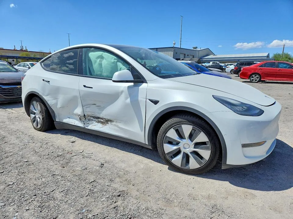 5YJYGDEE5MF146220 — 2021 TESLA MODEL Y photo 4