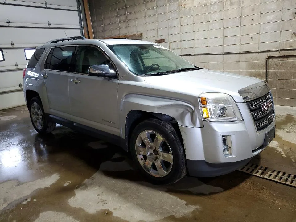 2CTFLXE51B6296286 — 2011 GMC TERRAIN photo 4