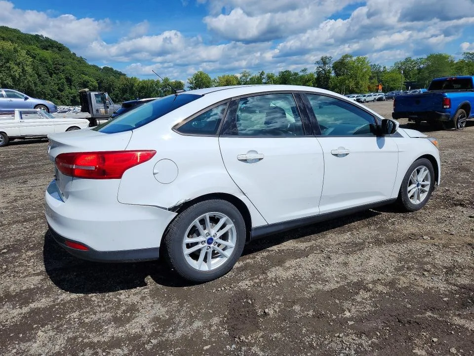 1FADP3F21JL279892 — 2018 FORD FOCUS photo 3