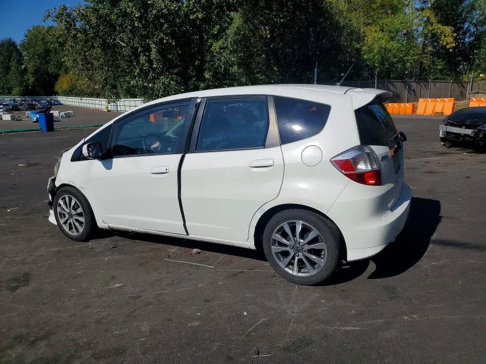 JHMGE8H5XDC010875 — 2013 HONDA FIT photo 2