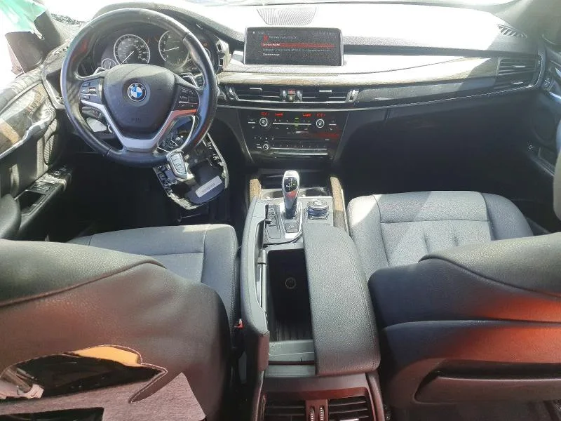 5UXKR0C5XJ0X93359 — 2018 BMW X5 photo 8