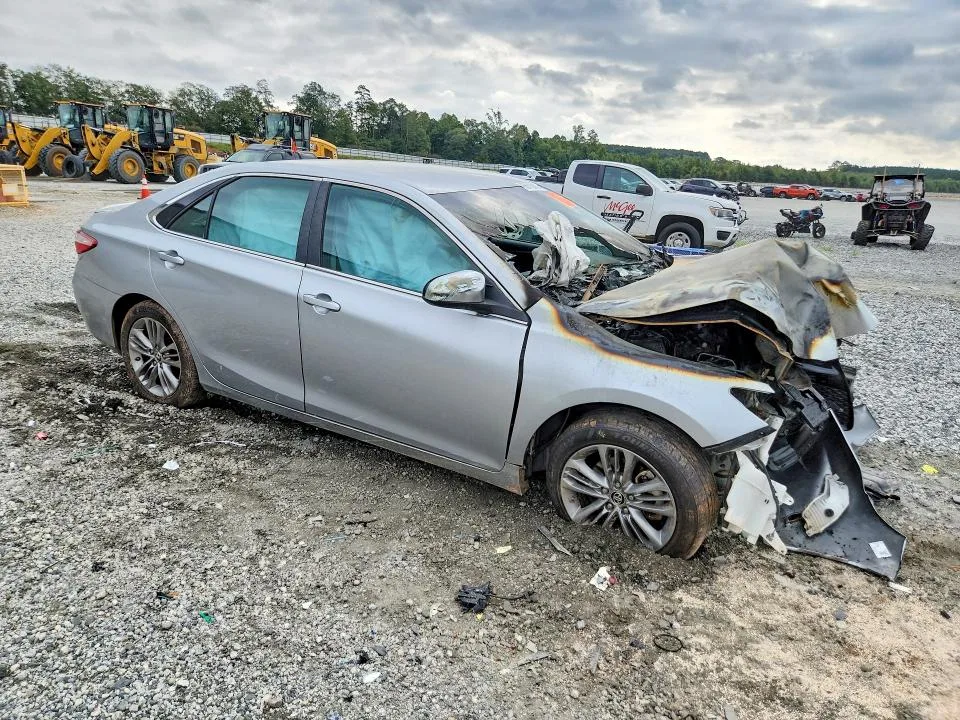 4T1BF1FK6FU065812 — 2015 TOYOTA CAMRY photo 4