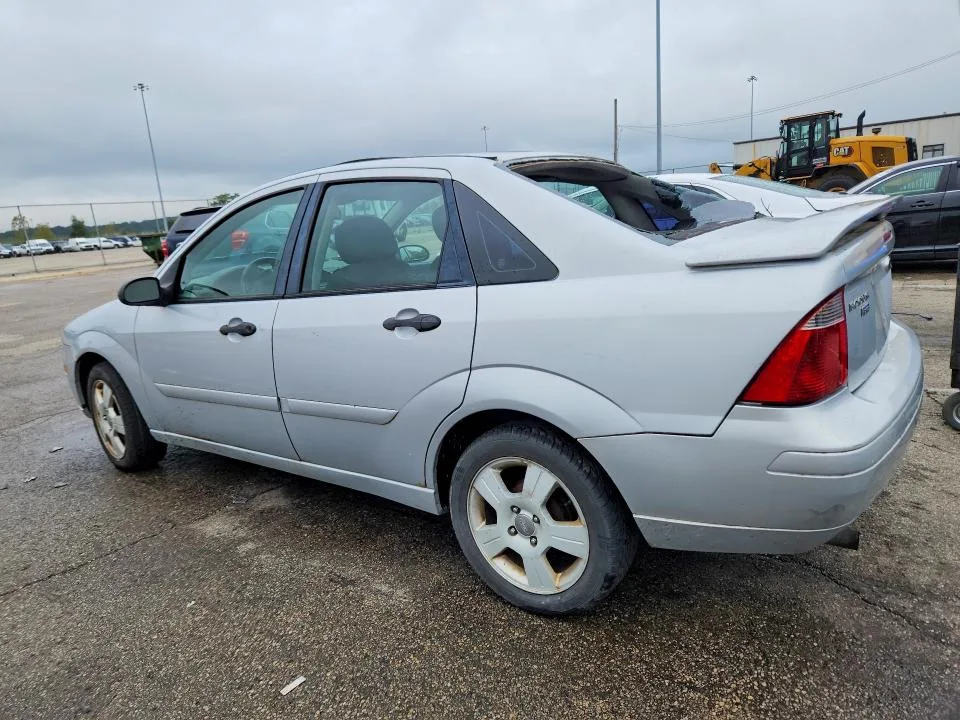 1FAHP34N77W171718 — 2007 FORD FOCUS photo 2