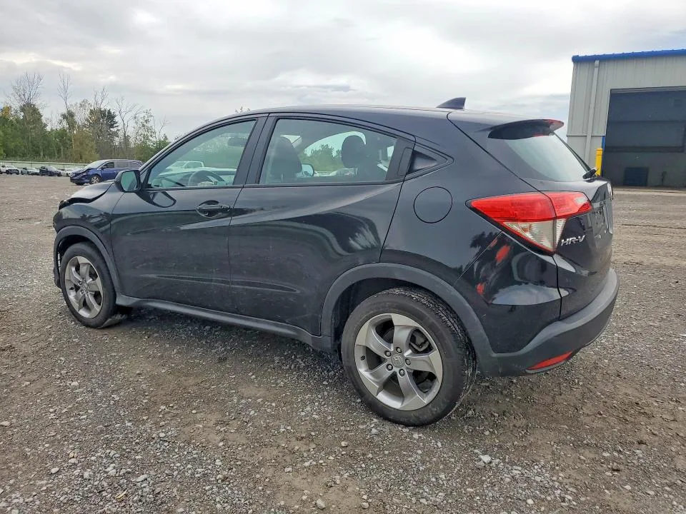 3CZRU6H38MM748201 — 2021 HONDA HR-V photo 2