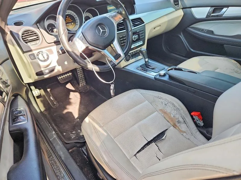 WDDGJ4HB0CF775169 — 2012 MERCEDES-BENZ C photo 8