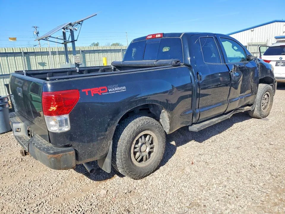 5TFUY5F14BX163669 — 2011 TOYOTA TUNDRA photo 3