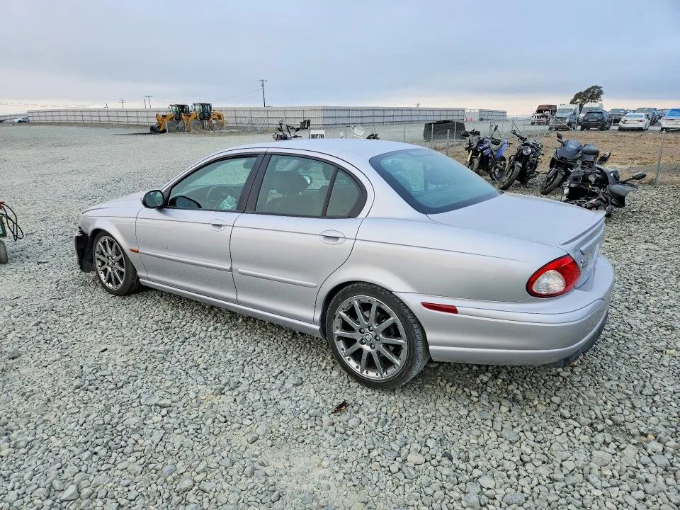 SAJEB51C34WE19392 — 2004 JAGUAR X-TYPE photo 2