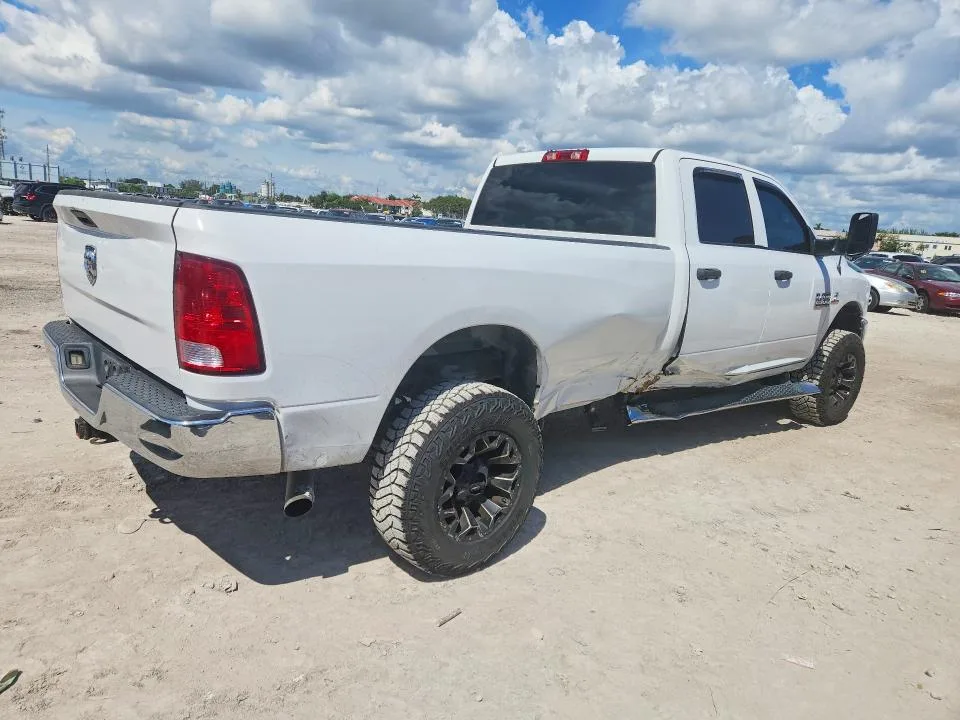 3C6UR5HLXJG277911 — 2018 RAM 2500 photo 3