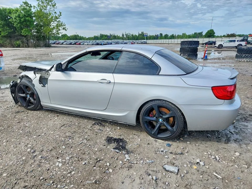 WBADX7C50CE745607 — 2012 BMW 335 photo 2