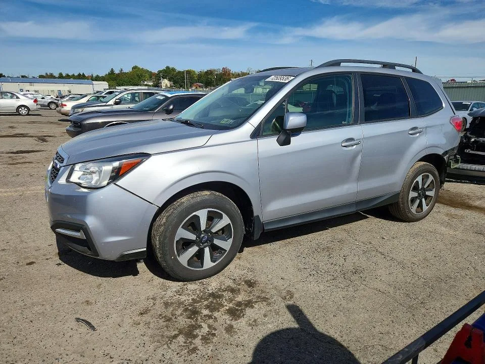 JF2SJAGC3JH548848 — 2018 SUBARU FORESTER