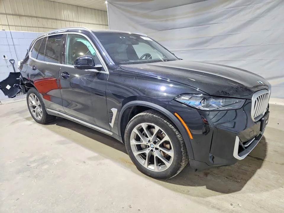 5UX23EU01T9160765 — 2026 BMW X5 photo 4