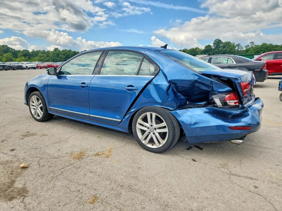 3VWL17AJ3HM309557 — 2017 VOLKSWAGEN JETTA photo 2