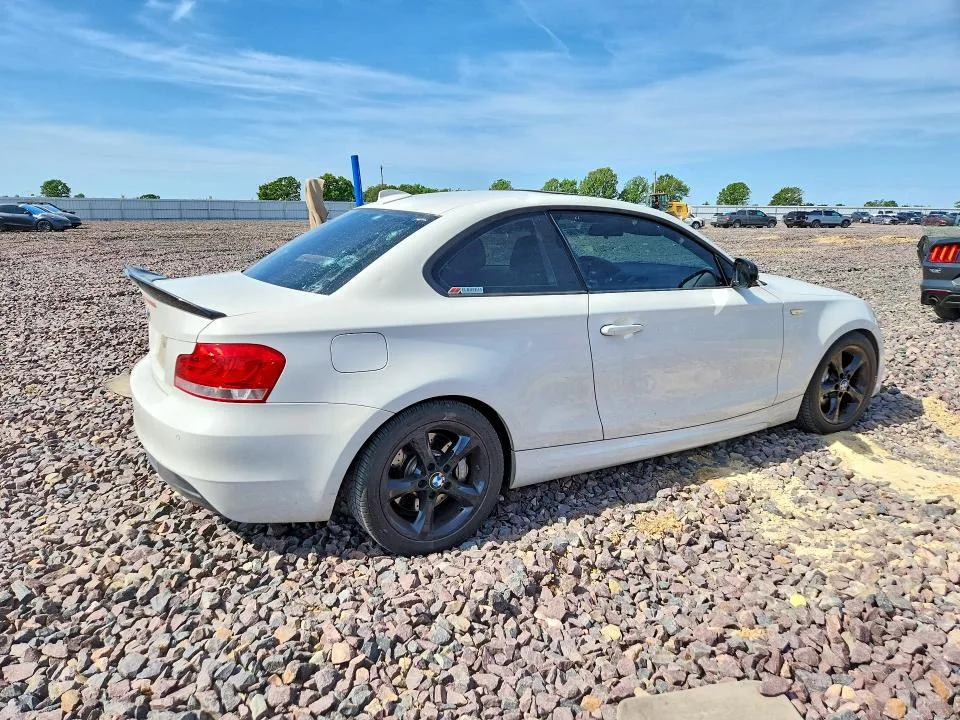 WBAUC9C5XDVM13599 — 2013 BMW 135 photo 3