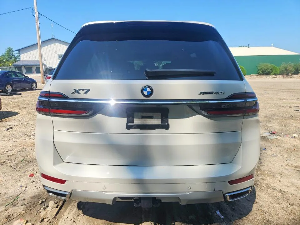 5UX23EM09S9Y85156 — 2025 BMW X7 photo 6