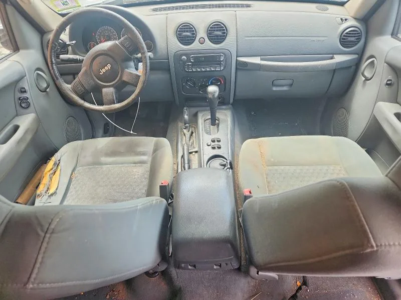 1J4GL48KX6W115322 — 2006 JEEP LIBERTY photo 8
