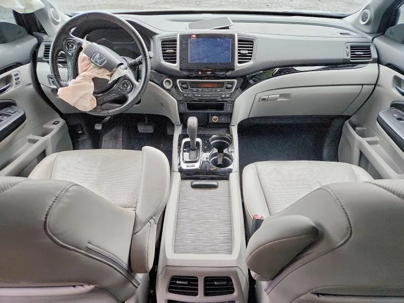 5FPYK3F76HB002102 — 2017 HONDA RIDGELINE photo 8