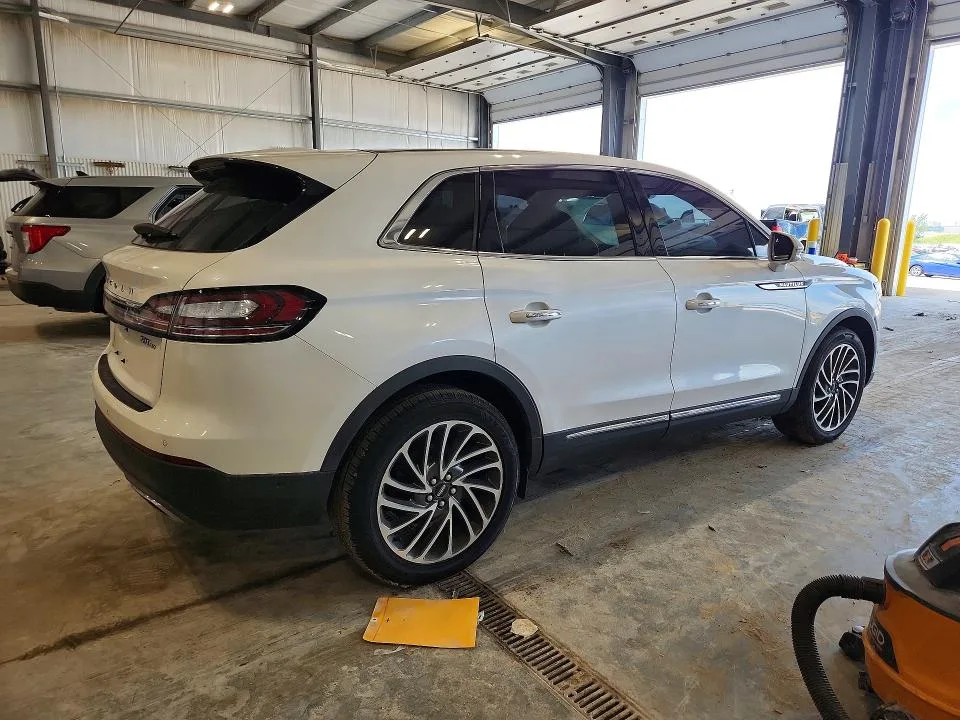 2LMPJ8L96KBL45796 — 2019 LINCOLN NAUTILUS photo 3