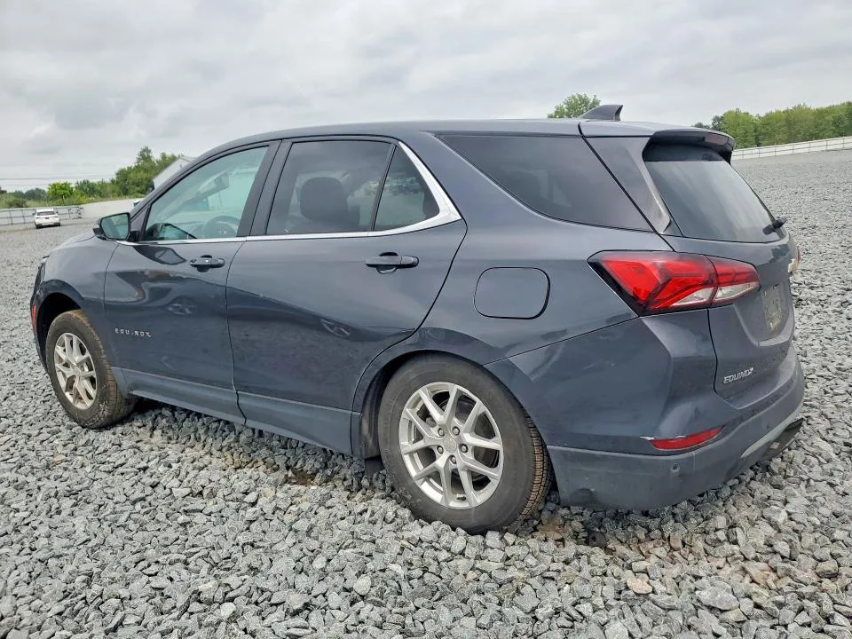 3GNAXUEV8NS211918 — 2022 CHEVROLET EQUINOX photo 2